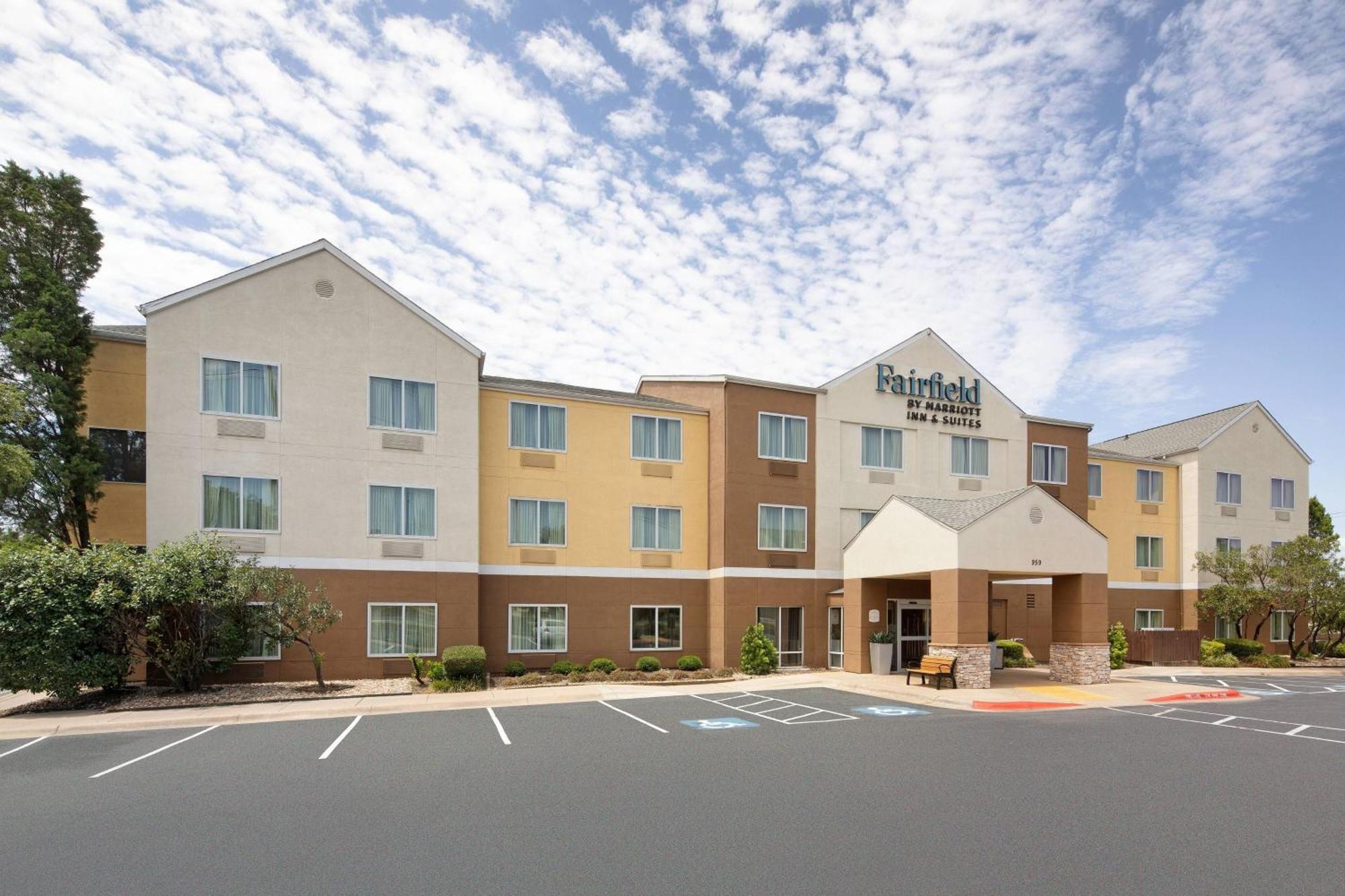 Fairfield Inn & Suites Austin University Area Eksteriør billede